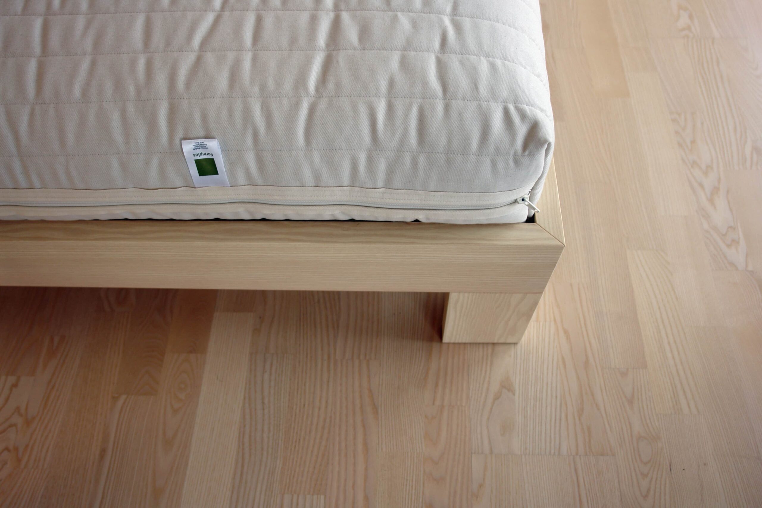 Lift Bett Esche Ecke Vorne Oben