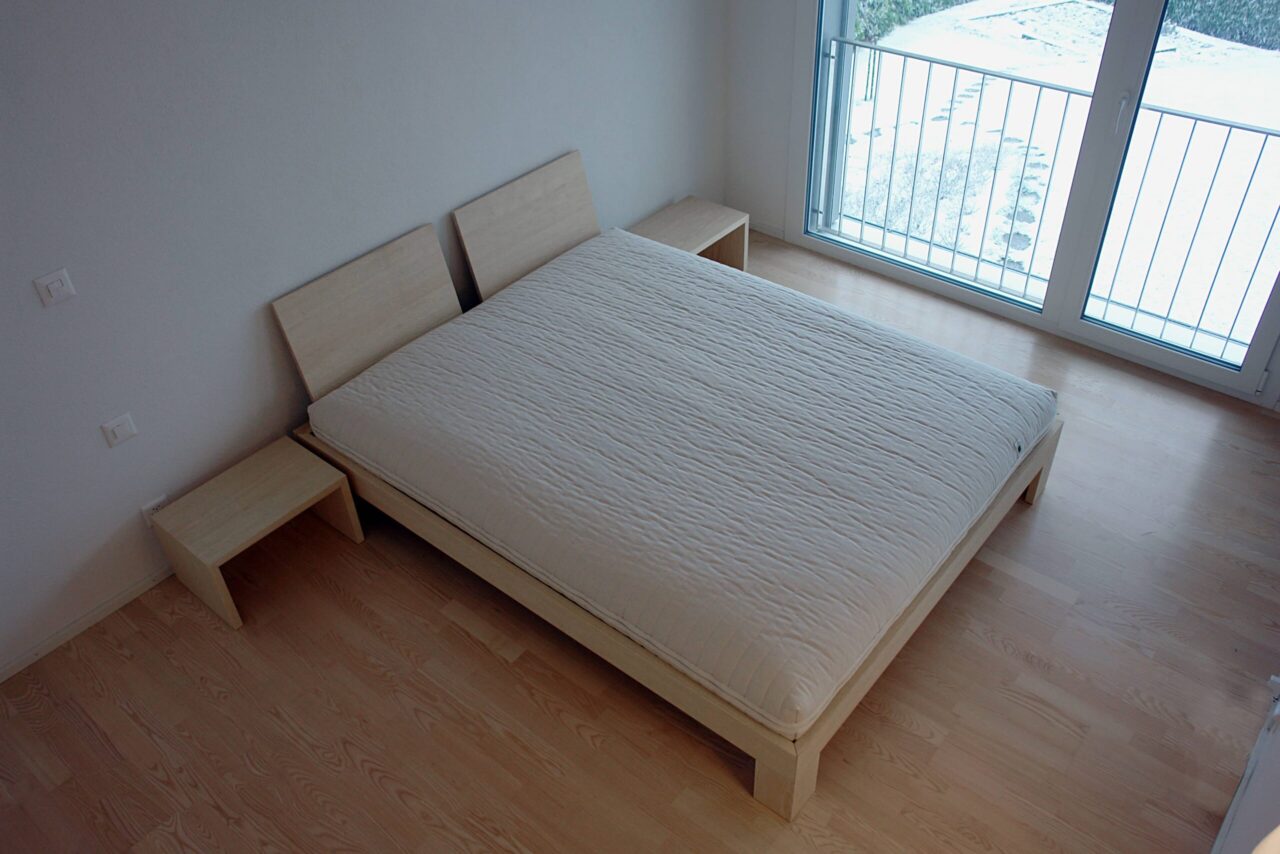 Lift Bett Esche Nachttisch Rueckenlehne Ganz
