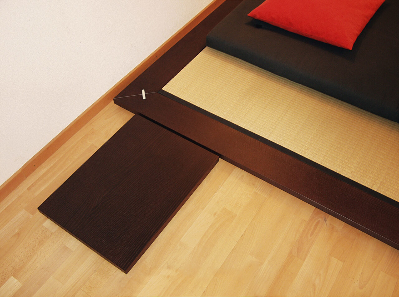 tatami bettrahmen nachttisch esche drotbraun über eck