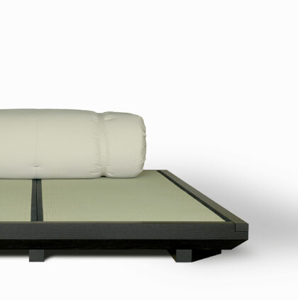 yoru bett esche schwarz fuss schräg halb