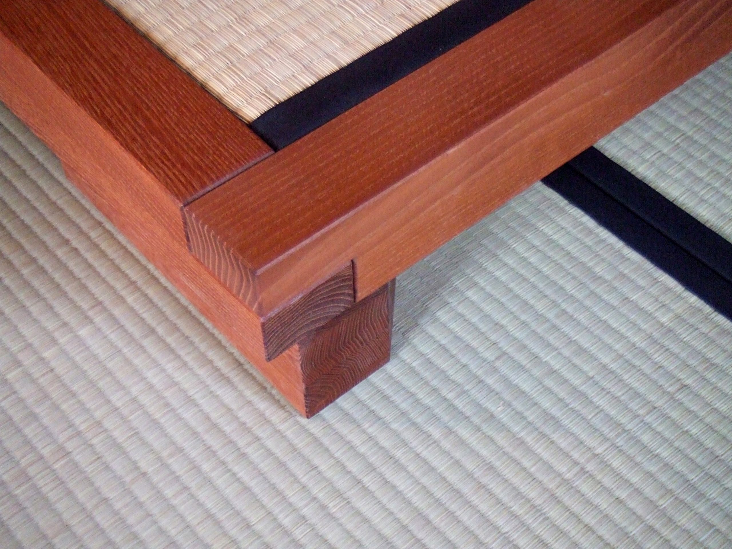Tatami Yoru Tisch Detail Lue