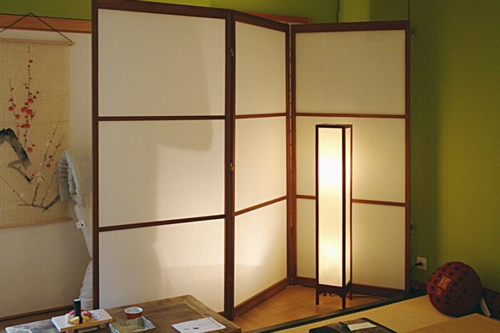 Paravent_Formplus_auf_Mass_Akazie_gedämpft